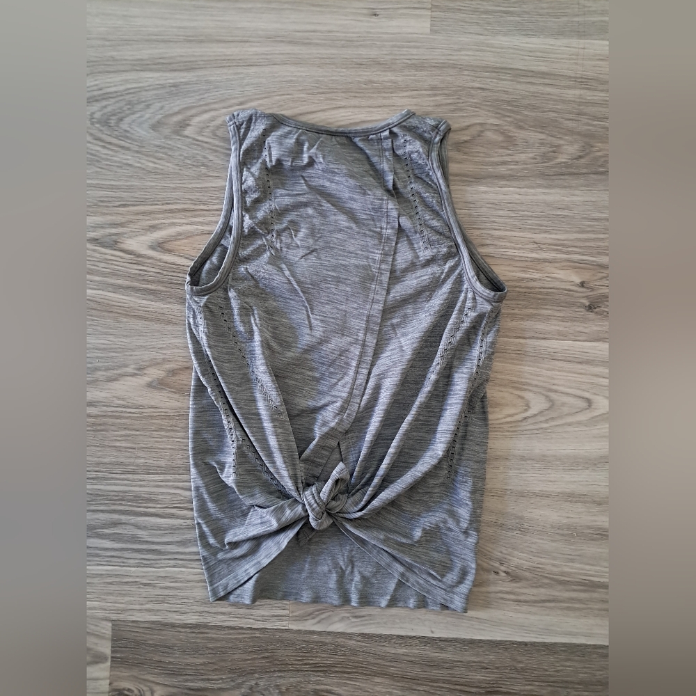 Athleta Foothill Seamless Nylon Cross Back Athletic Tank Size S Like New Gray‎ - Picture 7 of 7